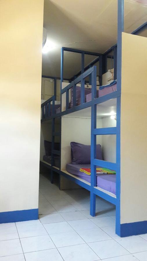 Centro Hostel Лабуан-Бахо Экстерьер фото