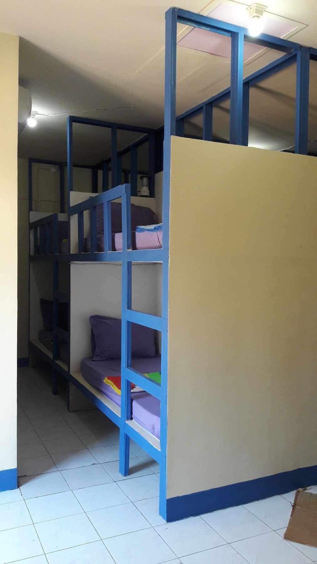 Centro Hostel Лабуан-Бахо Экстерьер фото